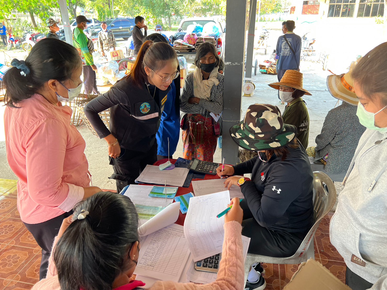 เทศบาลตำบลมะอึออกพื้นที่ รับซื้อขยะ ประจำเดือนธันวาคม ยังพื้นที่ หมู่ที่ 1 , 3 ,10